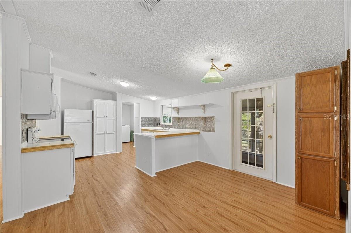 Image 28 of 74 For 6211 Woodale Drive