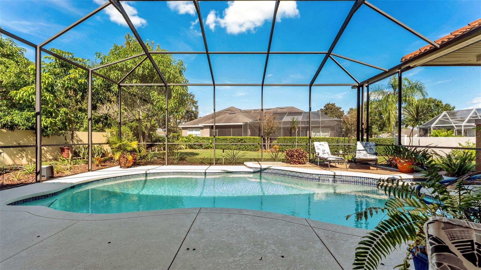 Image 12 of 85 For 237 Mclean Point