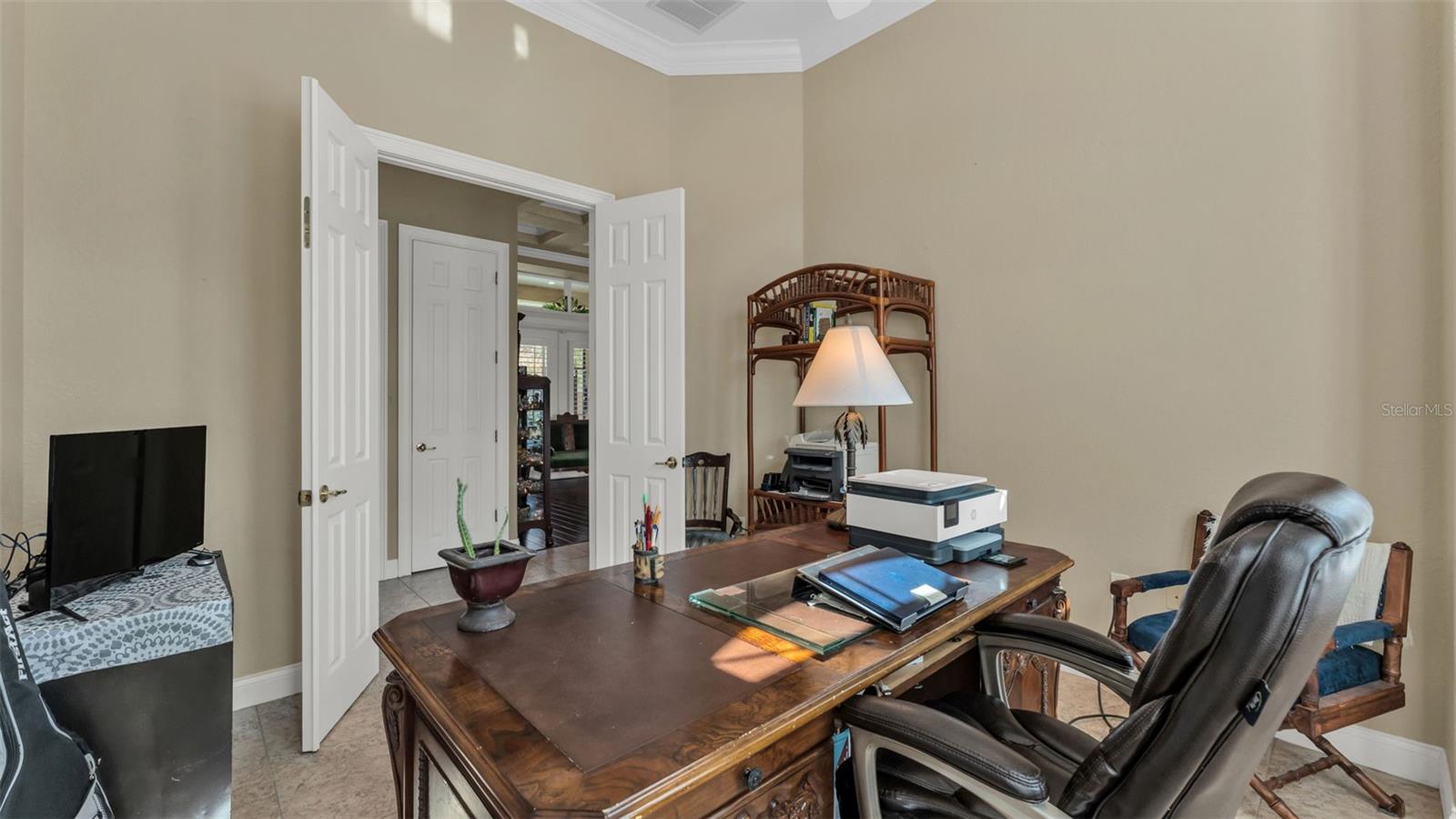 Image 15 of 85 For 237 Mclean Point