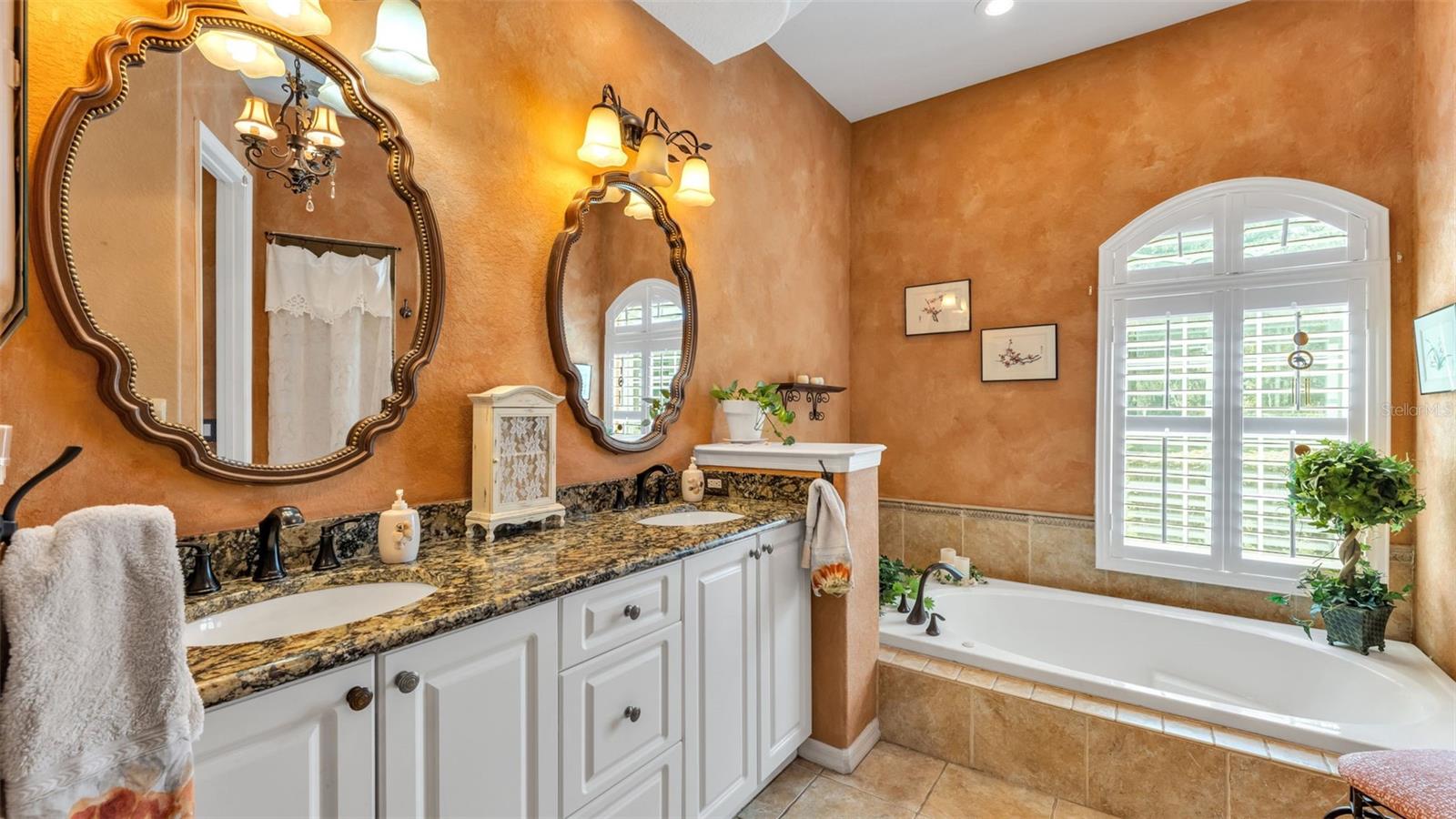 Image 21 of 85 For 237 Mclean Point