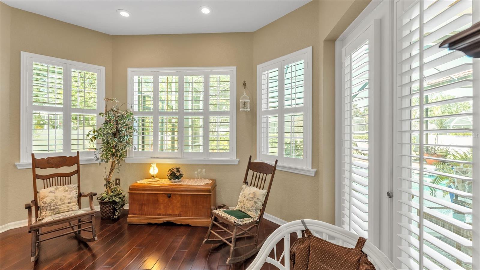 Image 25 of 85 For 237 Mclean Point