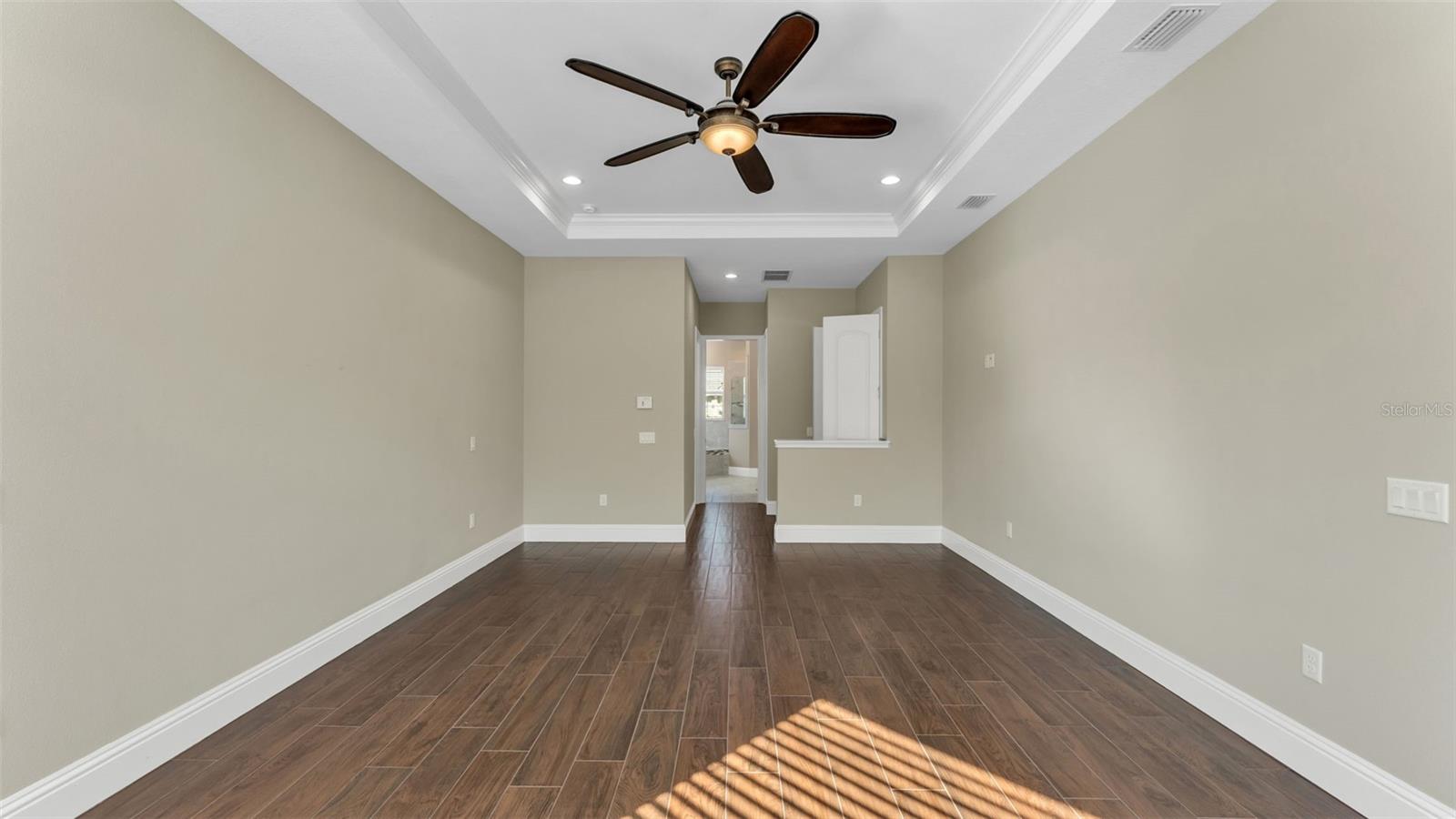 Image 19 of 57 For 6553 Heritage Park Place