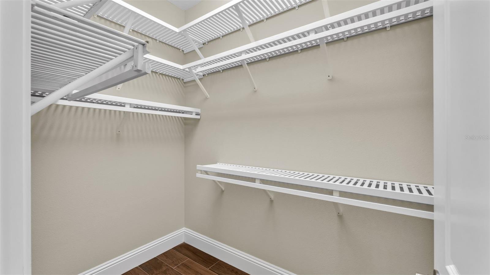 Image 26 of 57 For 6553 Heritage Park Place