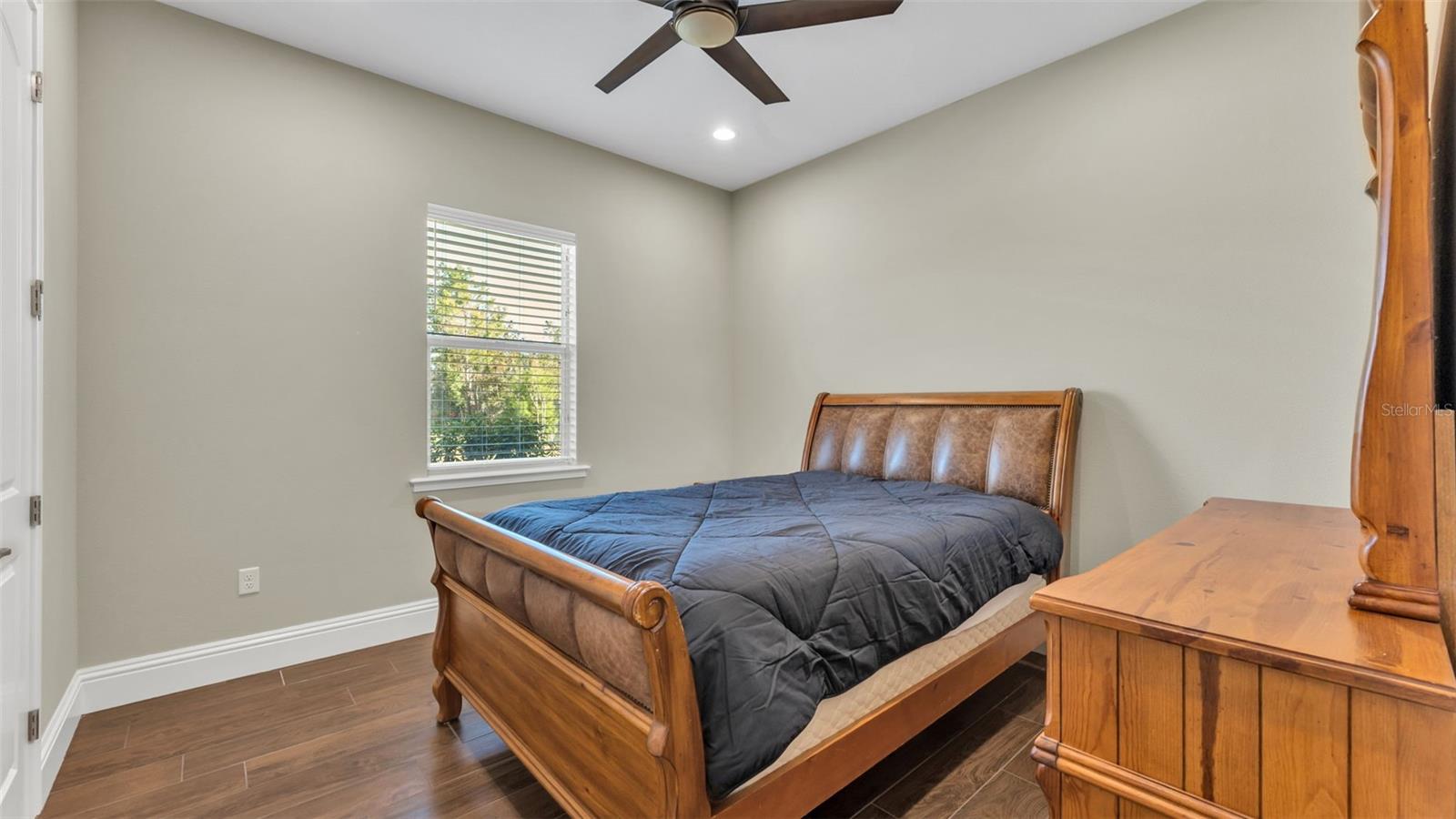 Image 33 of 57 For 6553 Heritage Park Place