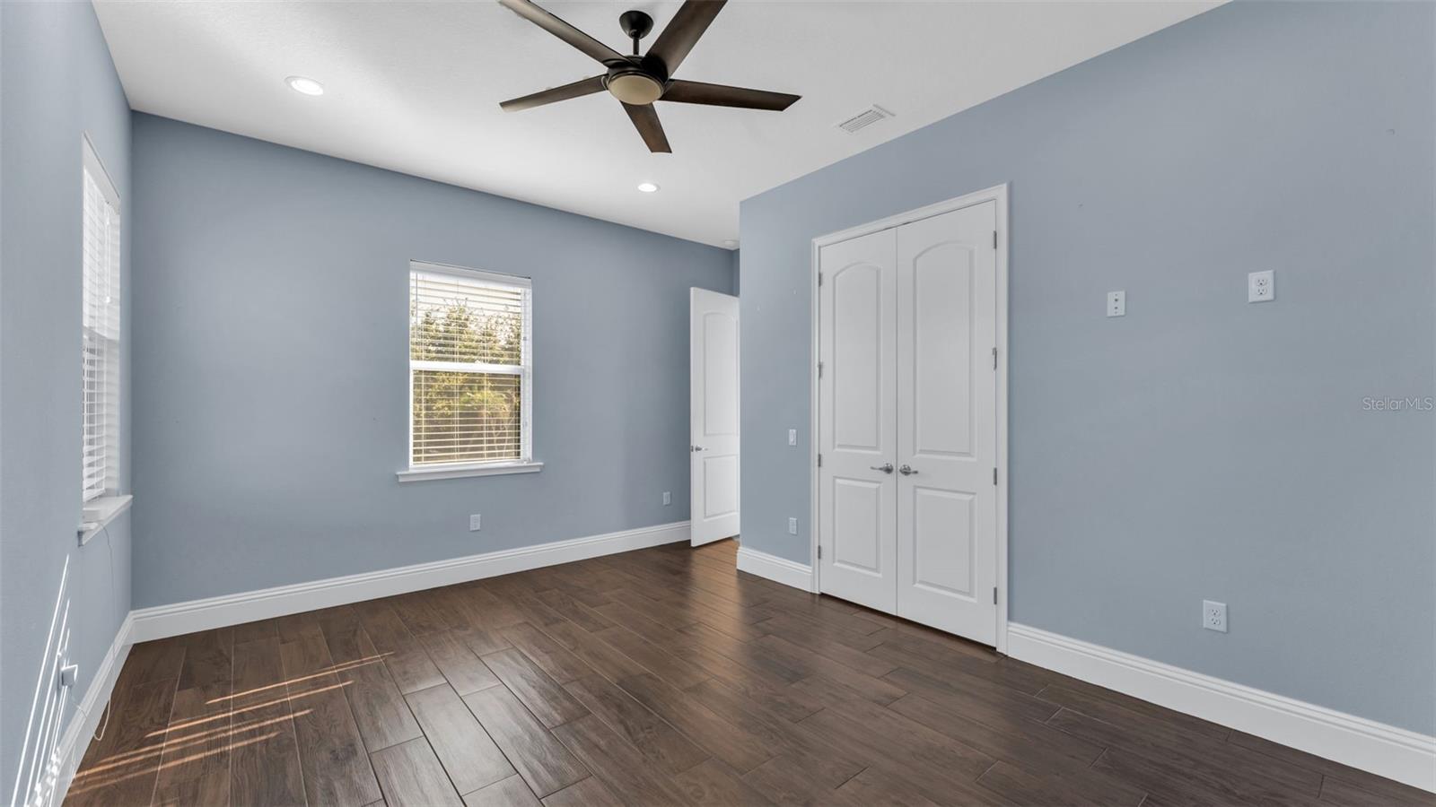 Image 39 of 57 For 6553 Heritage Park Place