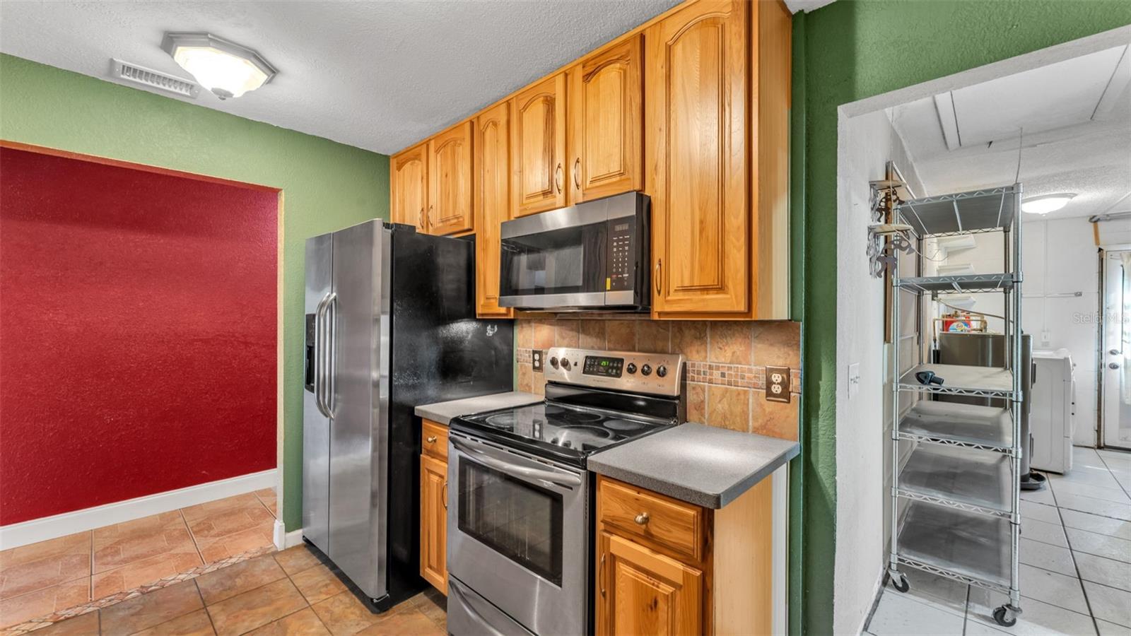 Image 12 of 39 For 427 El Dorado Street