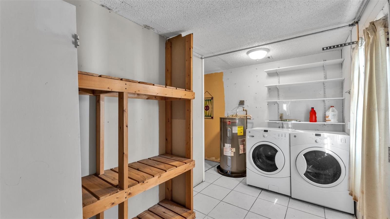 Image 15 of 39 For 427 El Dorado Street