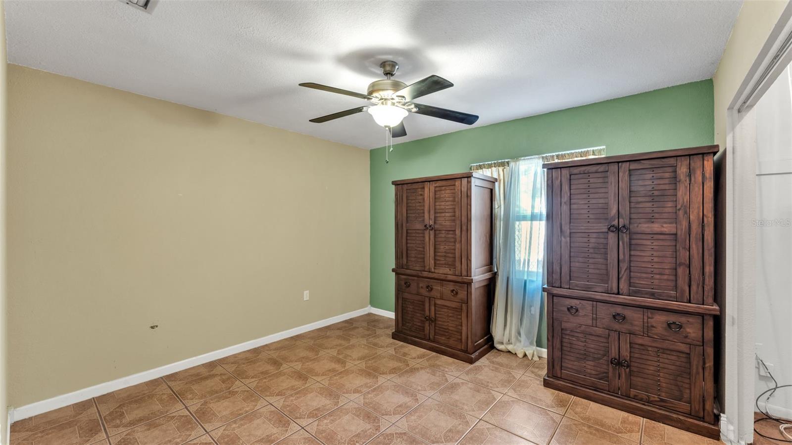 Image 16 of 39 For 427 El Dorado Street