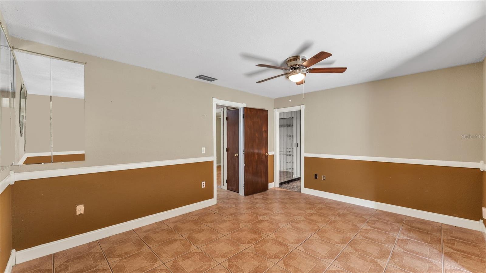 Image 19 of 39 For 427 El Dorado Street