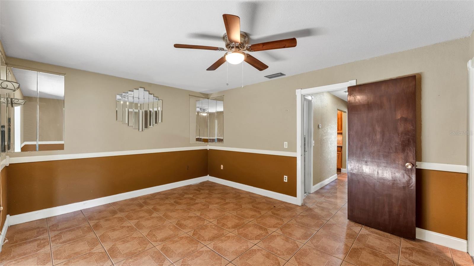 Image 20 of 39 For 427 El Dorado Street