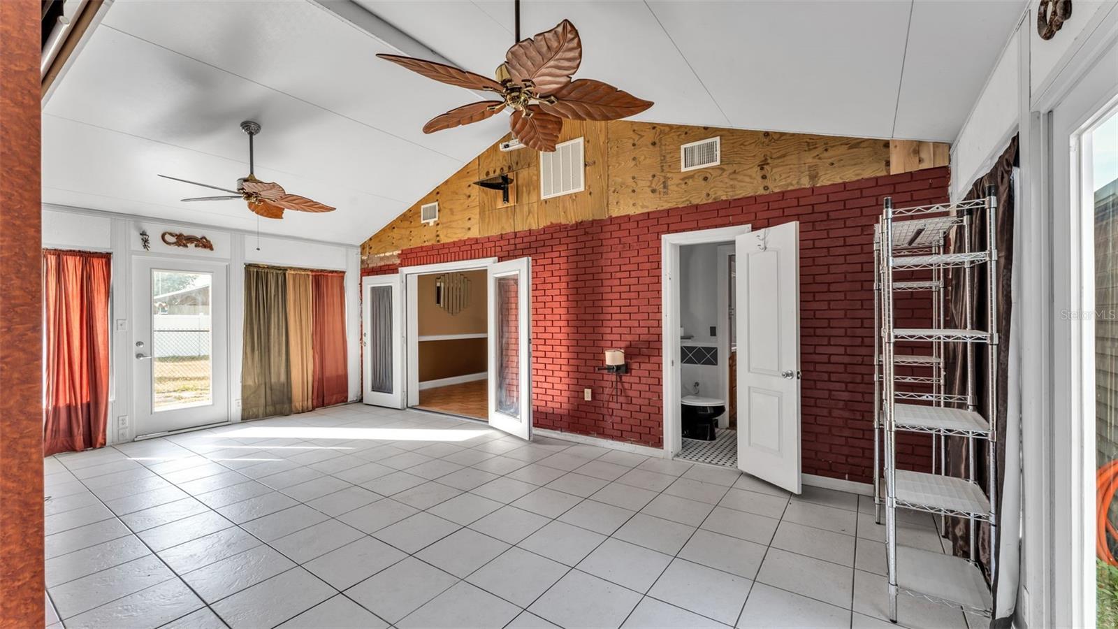 Image 21 of 39 For 427 El Dorado Street