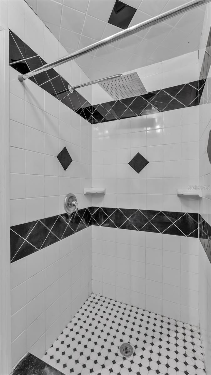 Image 25 of 39 For 427 El Dorado Street