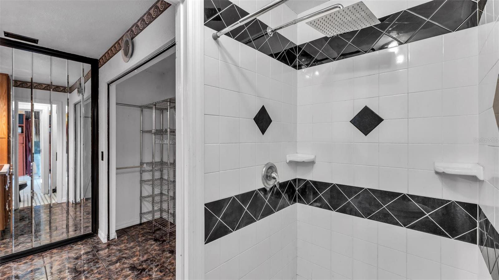 Image 26 of 39 For 427 El Dorado Street