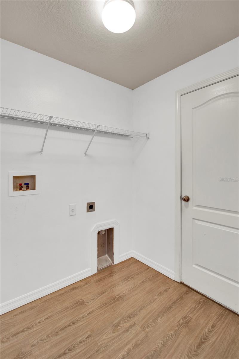 Image 18 of 22 For 3828 Hampton Hills Drive