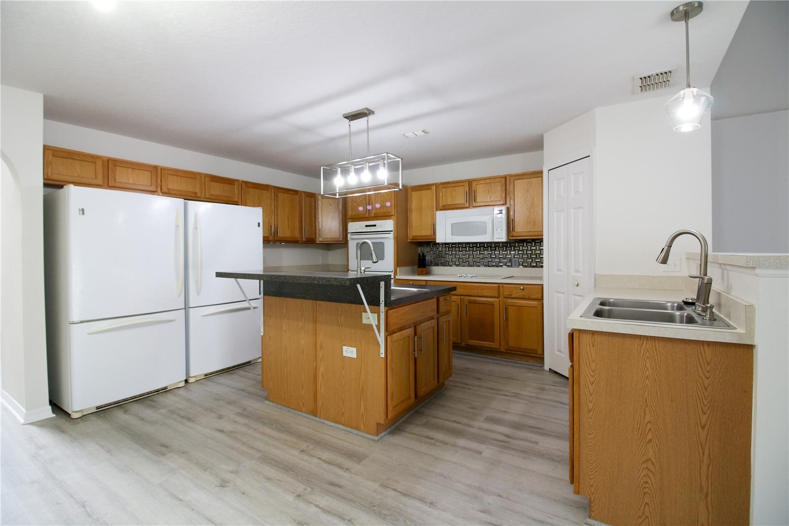 Image 6 of 26 For 1222 Myopia Hunt Club Drive