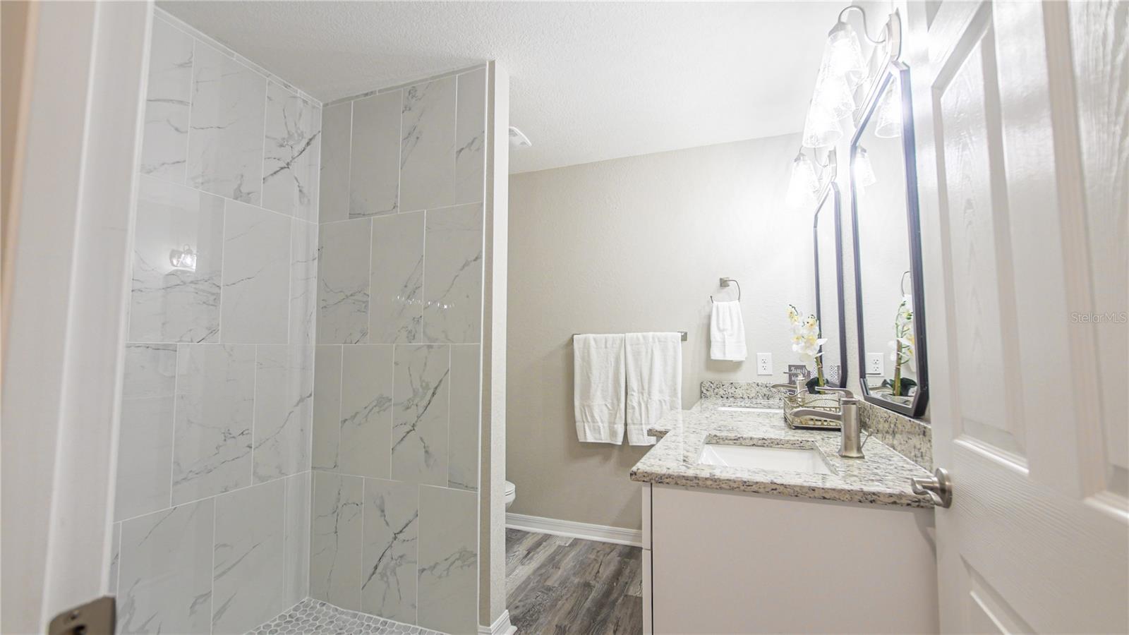 Image 13 of 26 For 13572 102nd Court