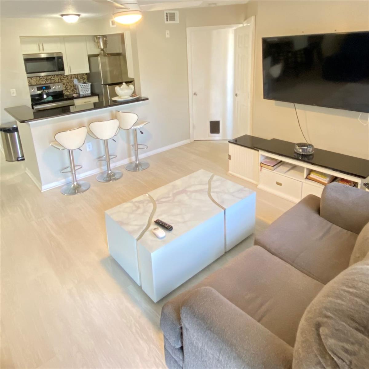 Image 13 of 38 For 429 Fountainhead Circle 121