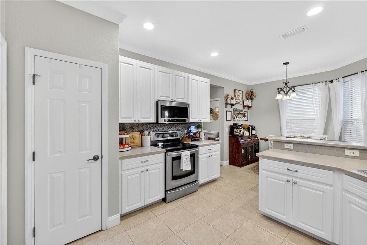 Image 13 of 51 For 3928 Sunnywood Circle