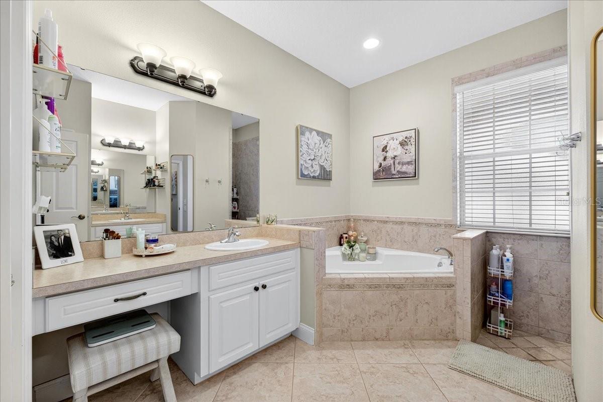 Image 23 of 51 For 3928 Sunnywood Circle