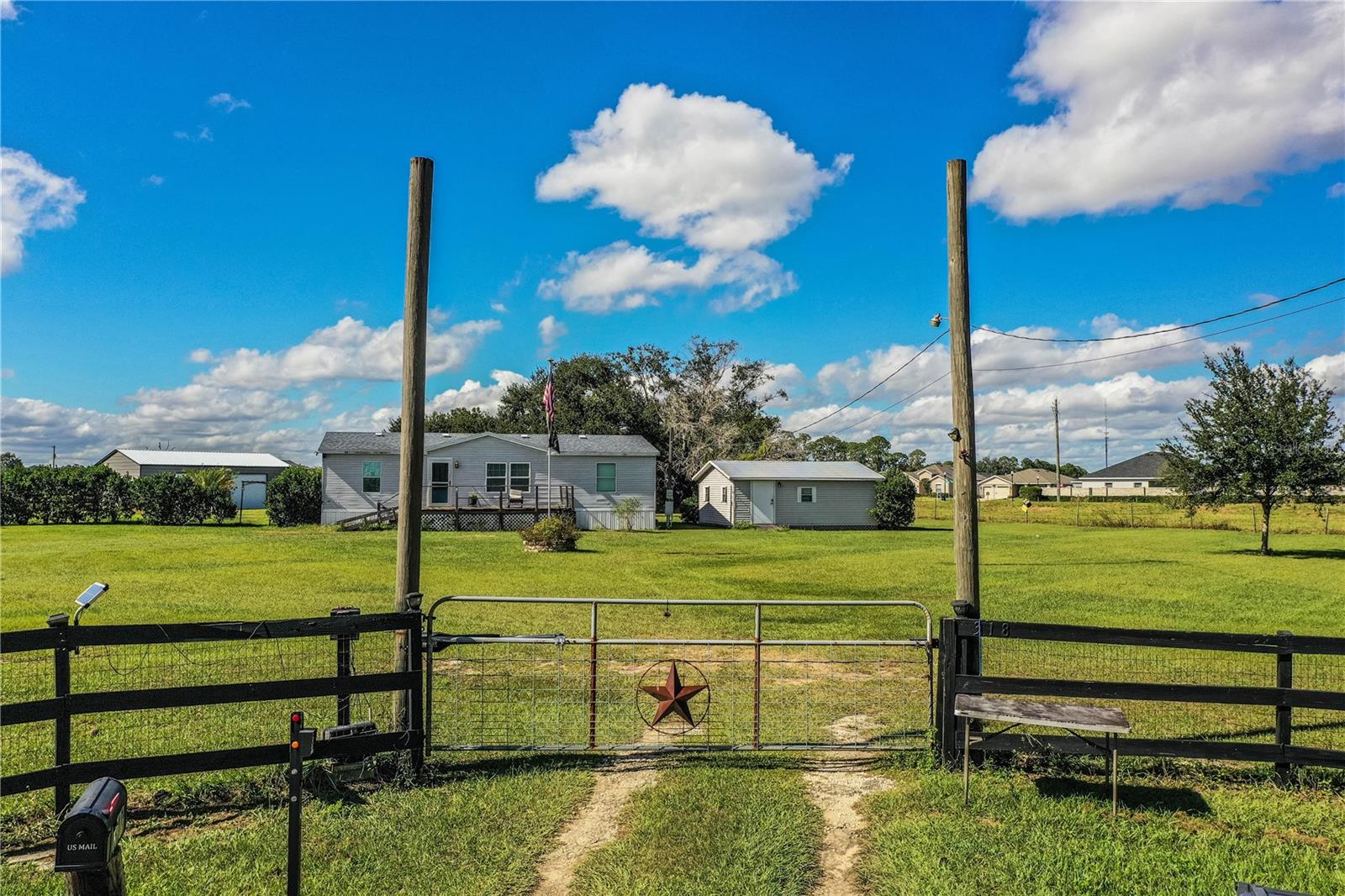 Image 25 of 41 For 318 Skyblue Lane