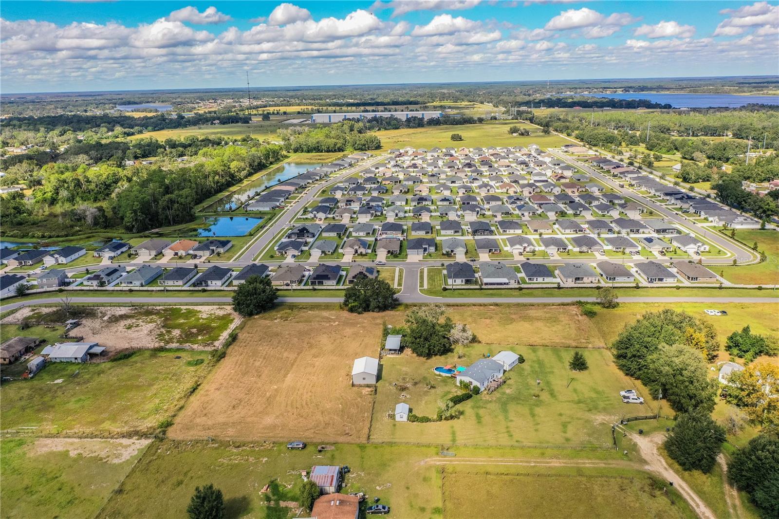 Image 4 of 41 For 318 Skyblue Lane