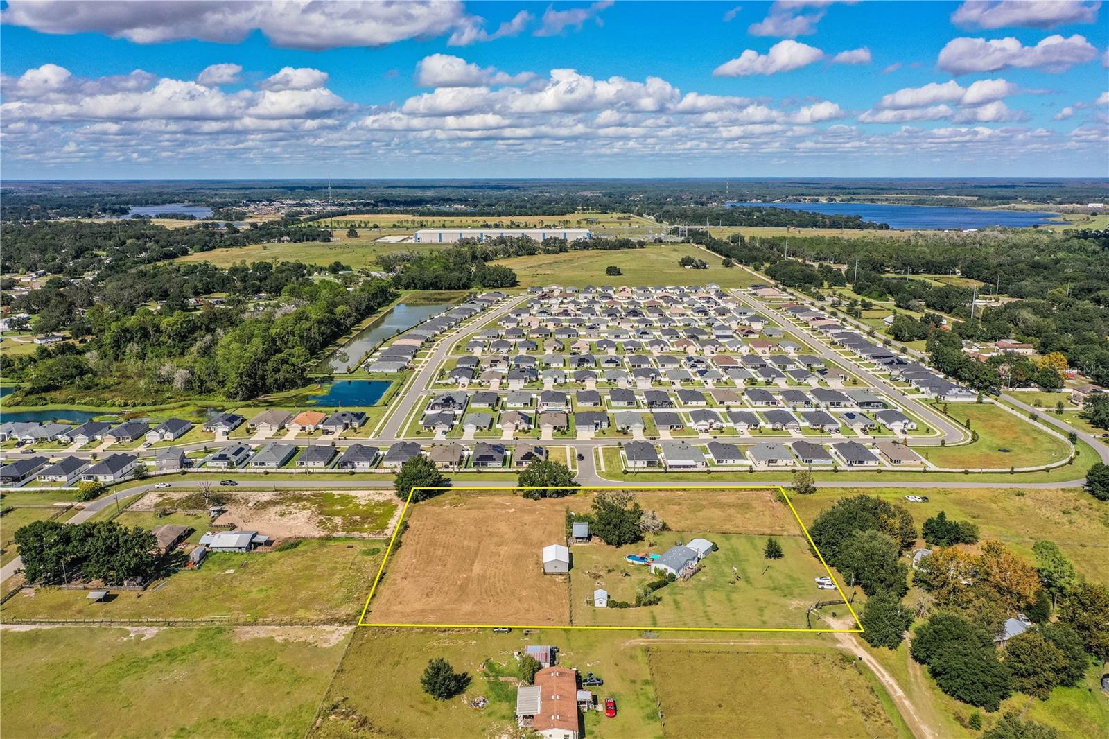 Image 6 of 41 For 318 Skyblue Lane