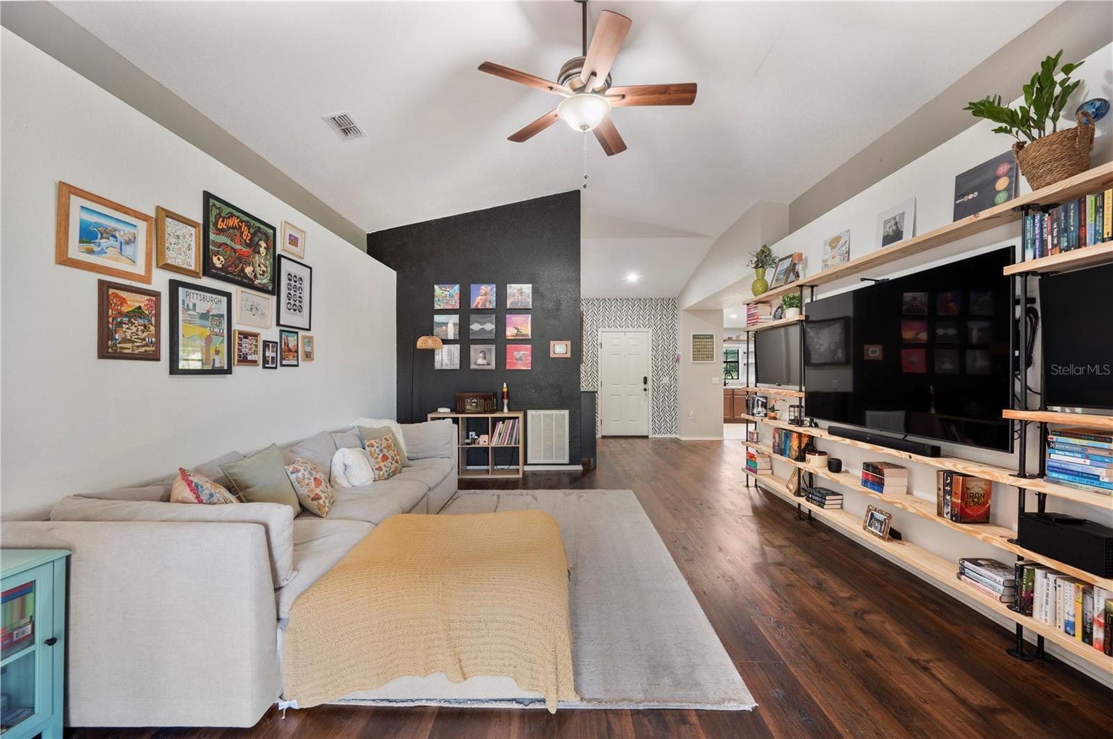 Image 13 of 36 For 6436 Evergreen Park Drive