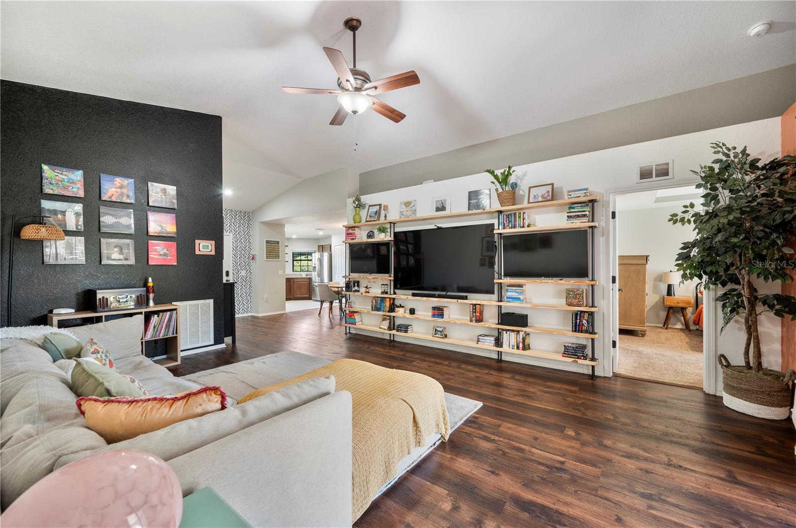 Image 14 of 36 For 6436 Evergreen Park Drive