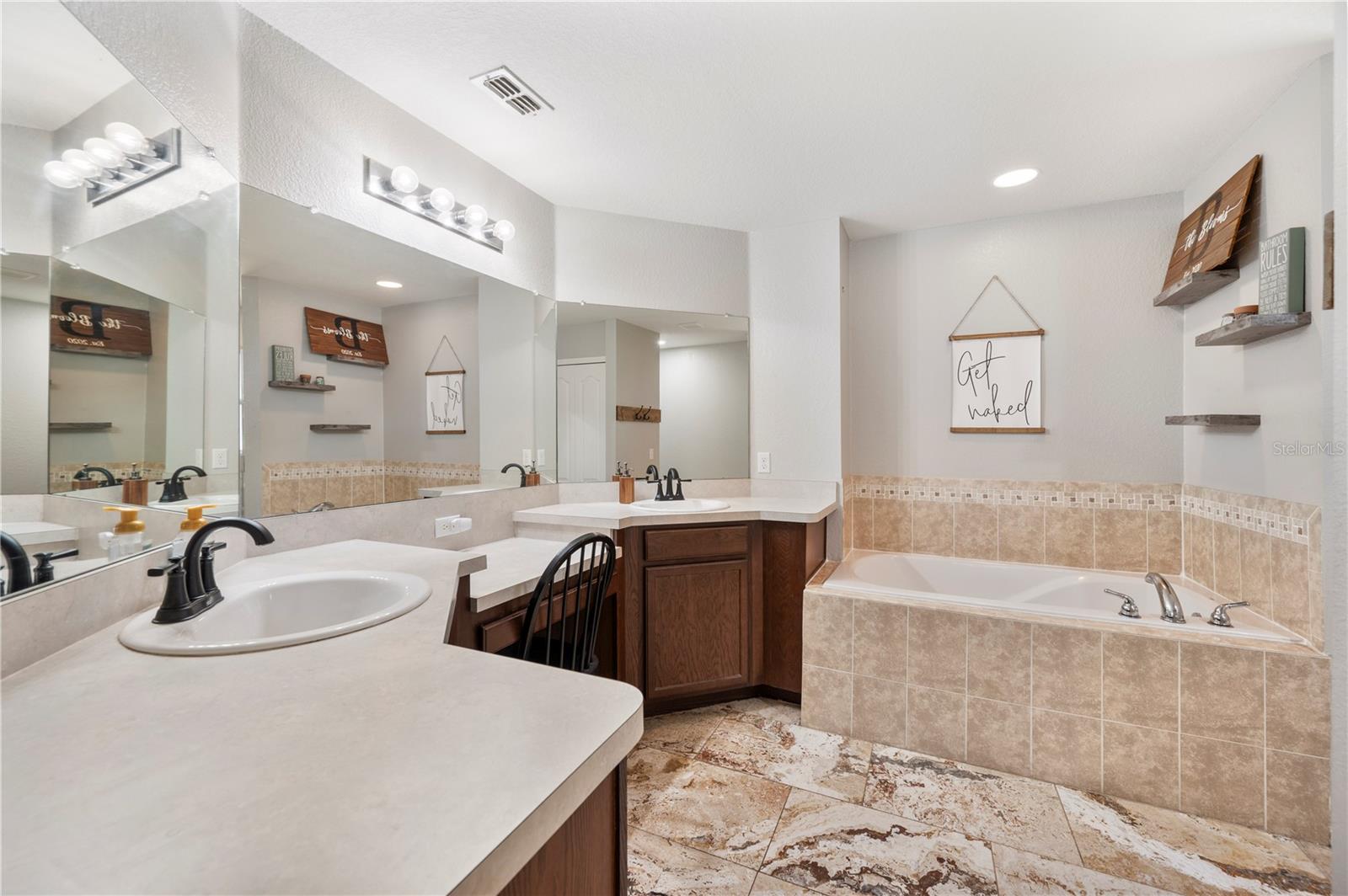 Image 17 of 36 For 6436 Evergreen Park Drive