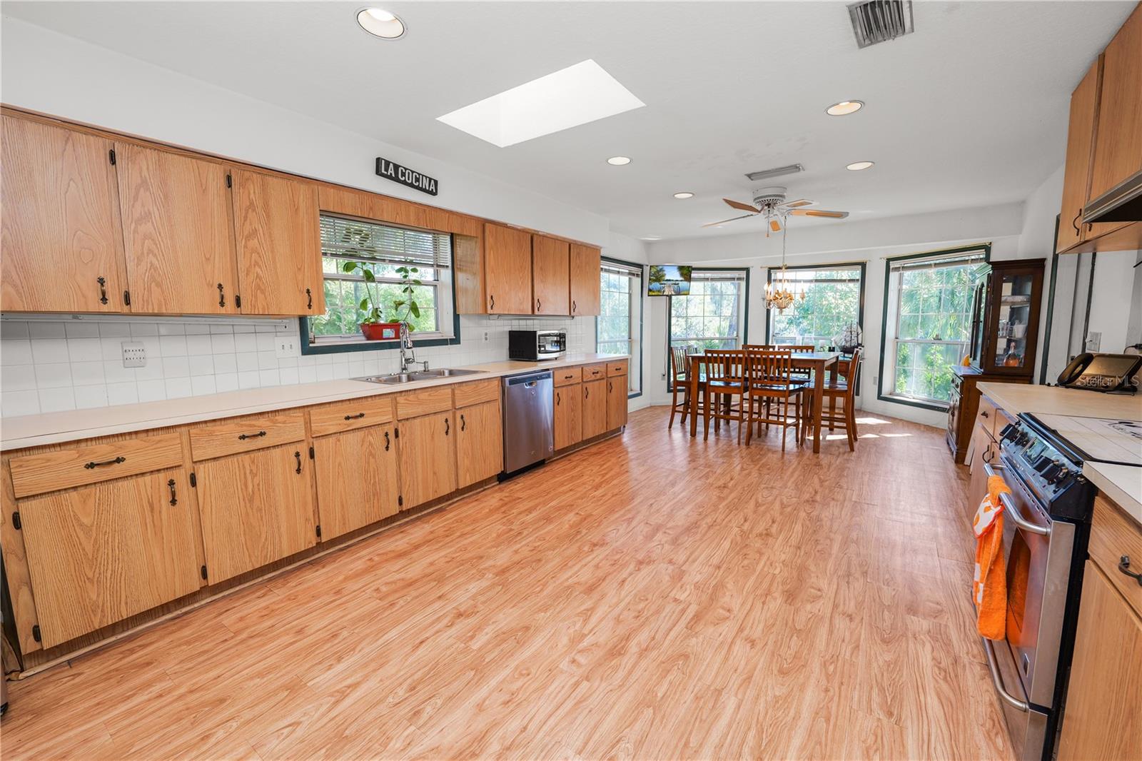 Image 17 of 100 For 109 4th Avenue