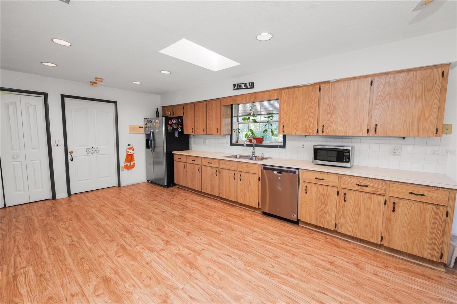 Image 23 of 100 For 109 4th Avenue