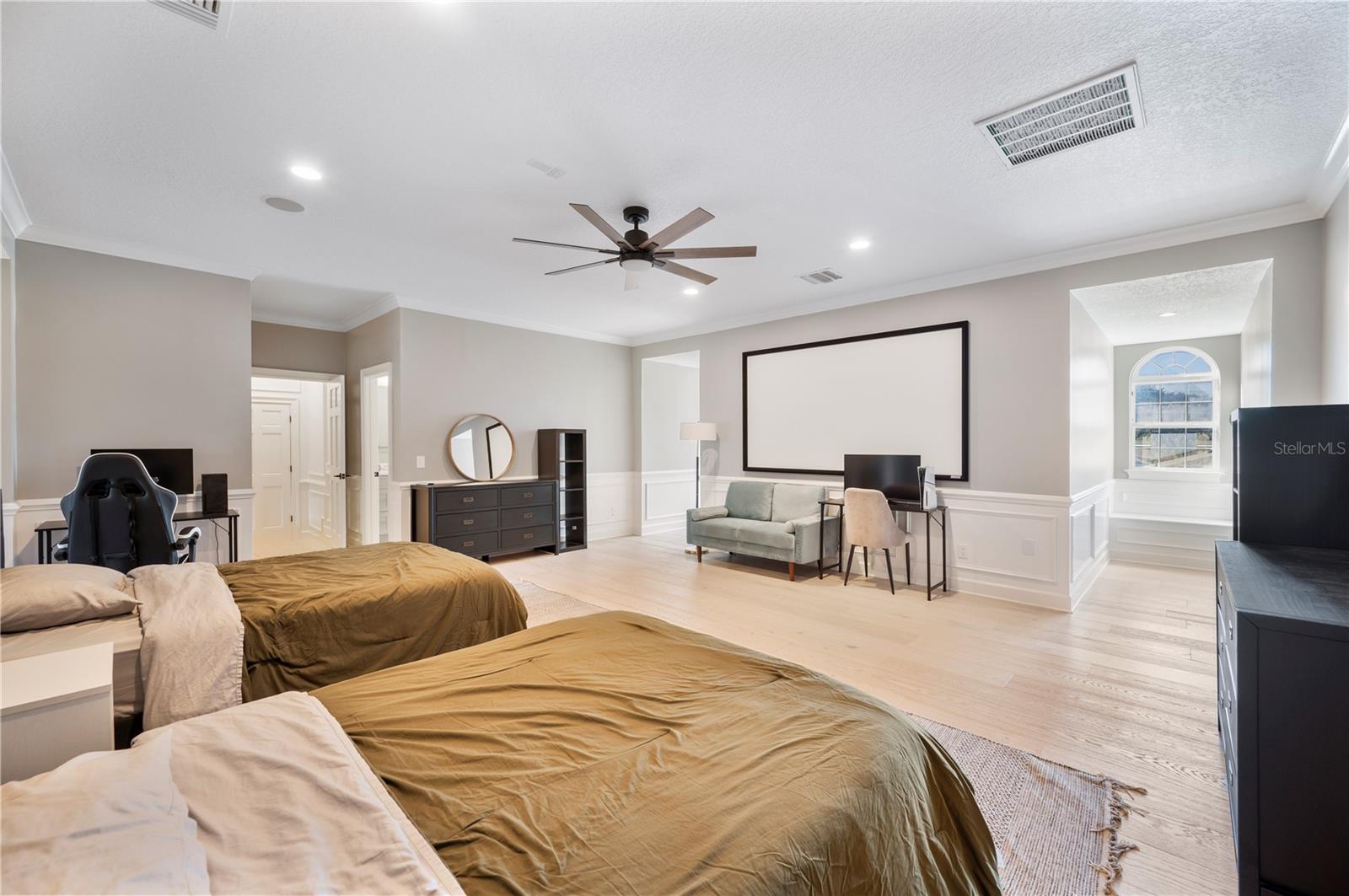 Image 64 of 93 For 1909 New Jersey Road