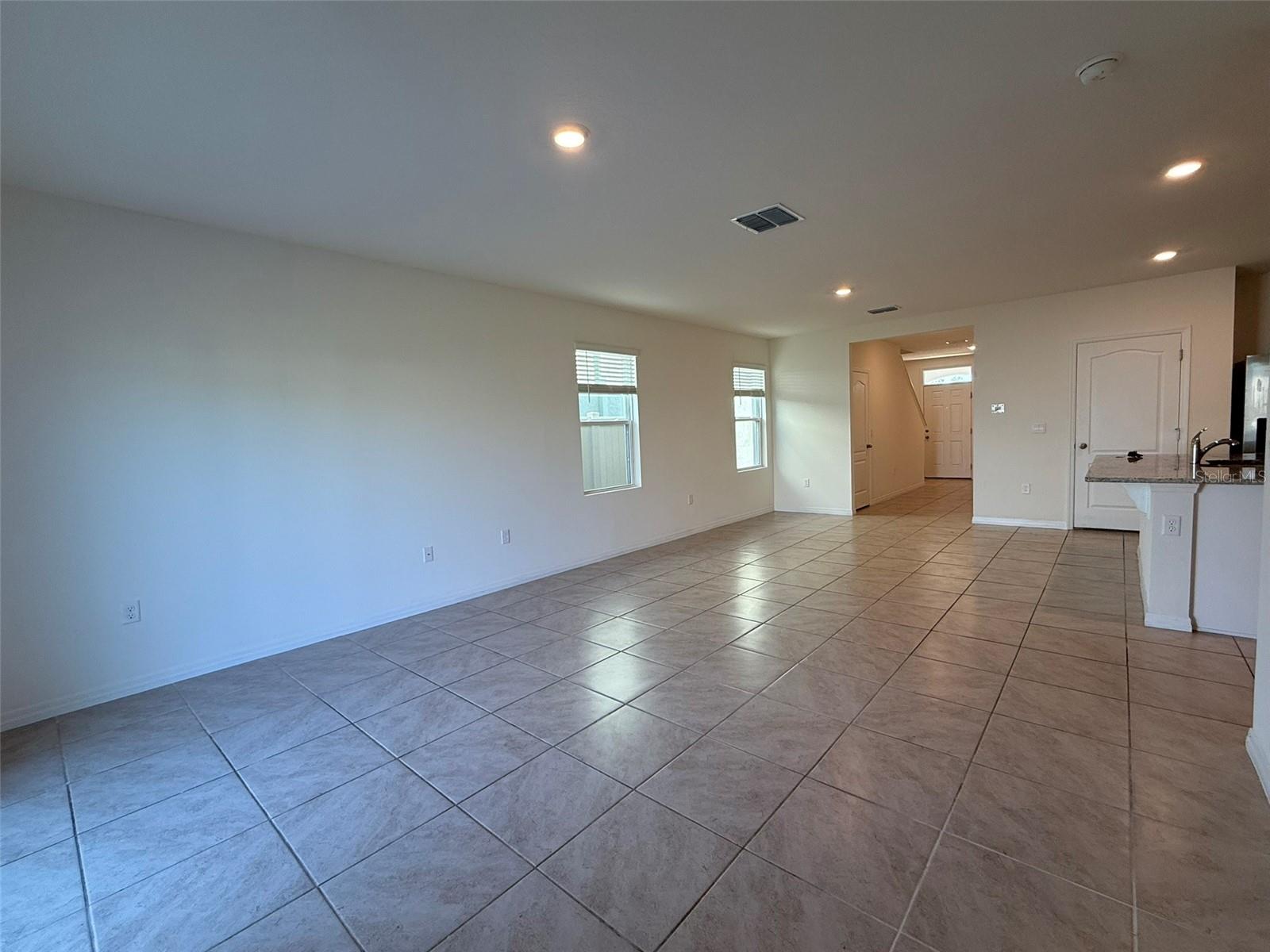 Image 10 of 38 For 915 Waterfall Boulevard