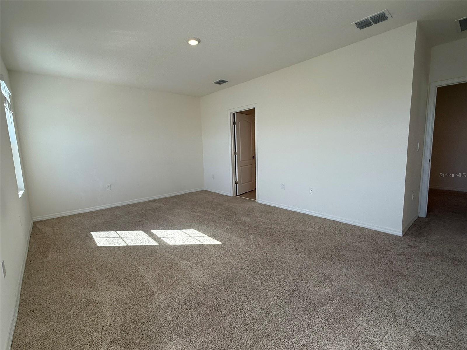 Image 21 of 38 For 915 Waterfall Boulevard