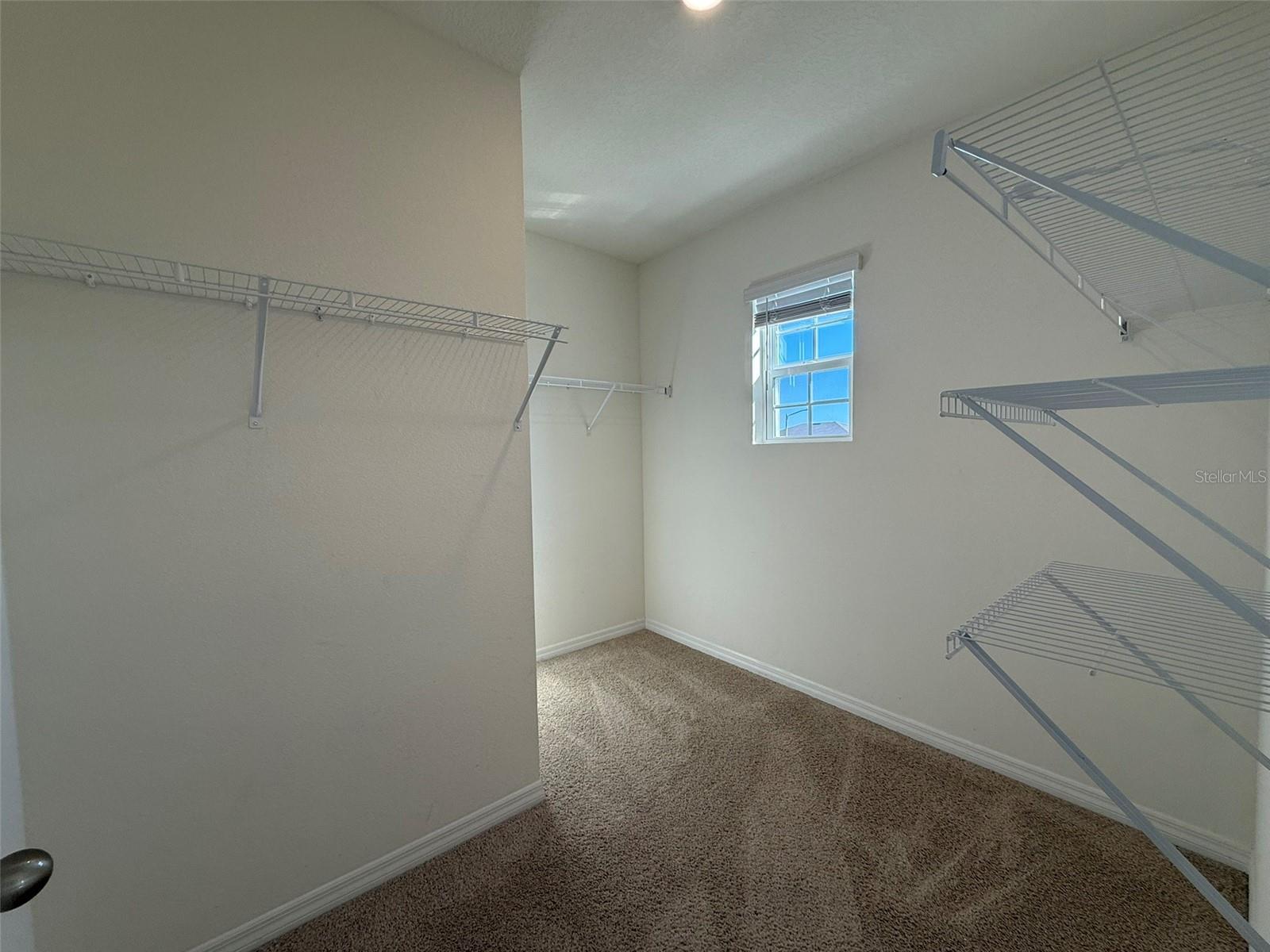 Image 22 of 38 For 915 Waterfall Boulevard