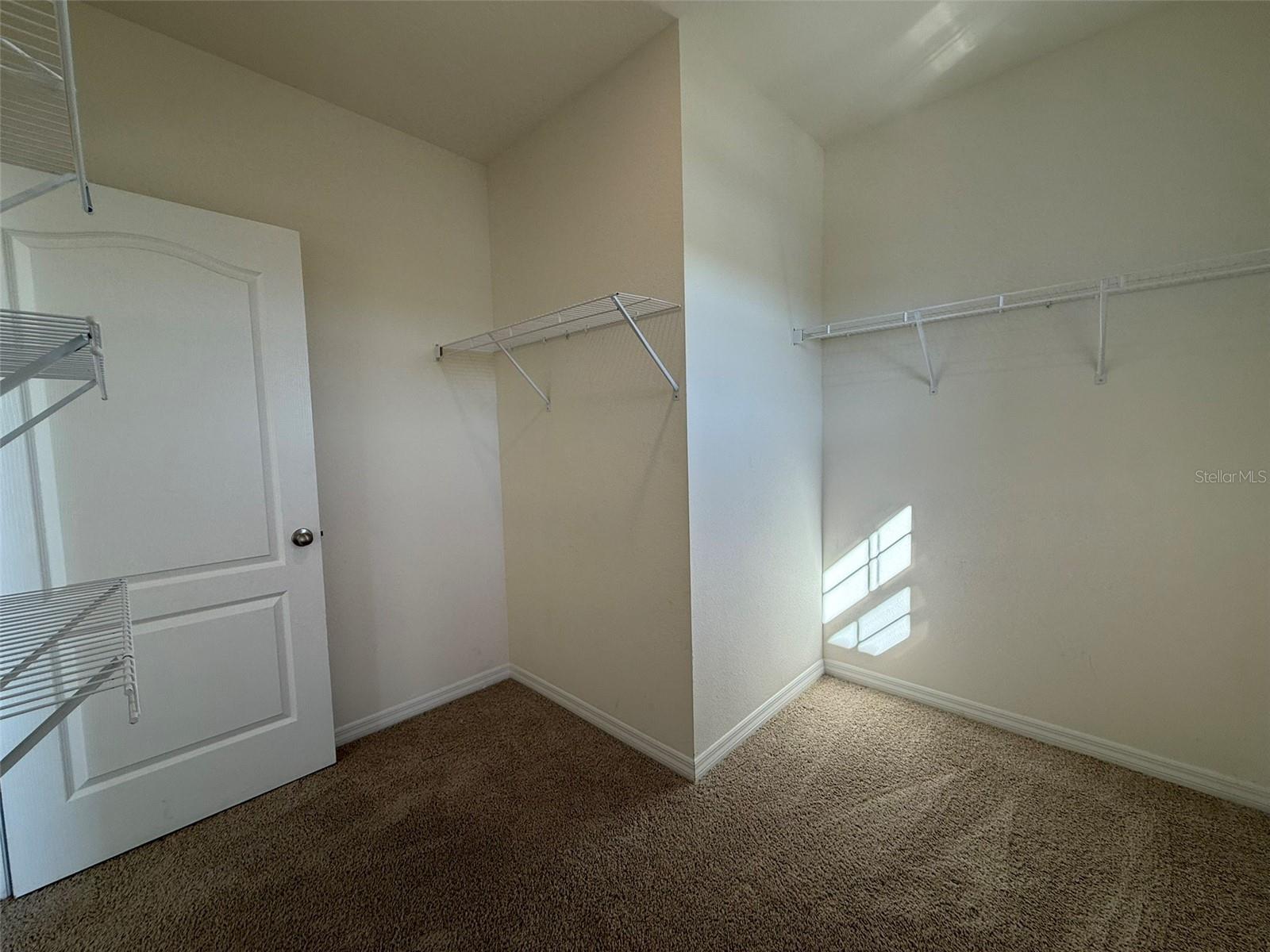 Image 23 of 38 For 915 Waterfall Boulevard