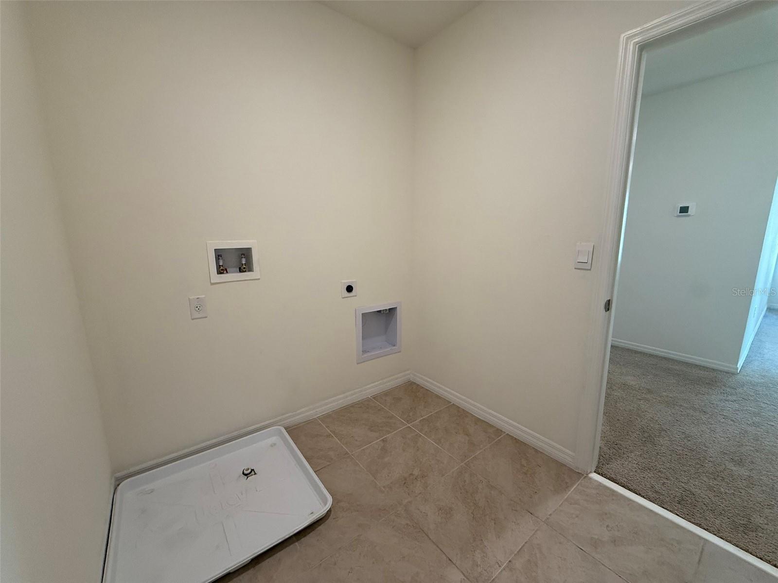 Image 25 of 38 For 915 Waterfall Boulevard