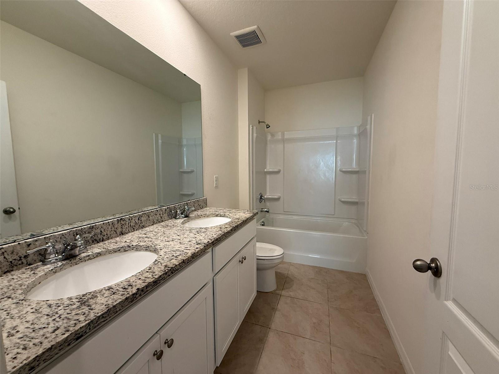 Image 26 of 38 For 915 Waterfall Boulevard