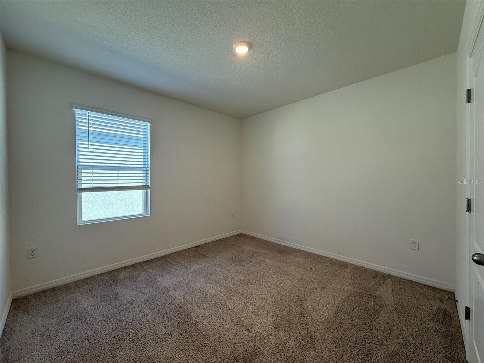 Image 27 of 38 For 915 Waterfall Boulevard