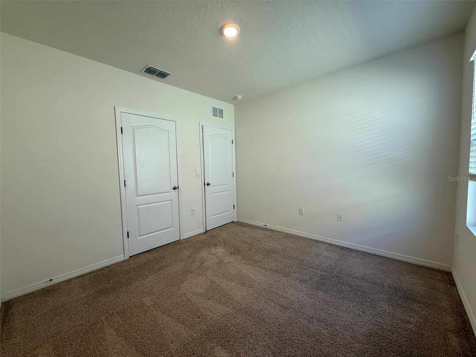 Image 28 of 38 For 915 Waterfall Boulevard