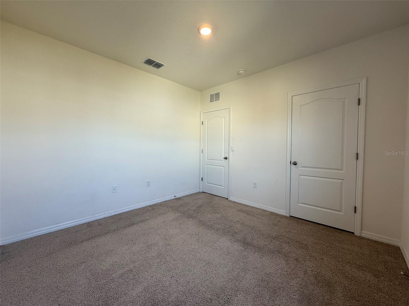 Image 30 of 38 For 915 Waterfall Boulevard