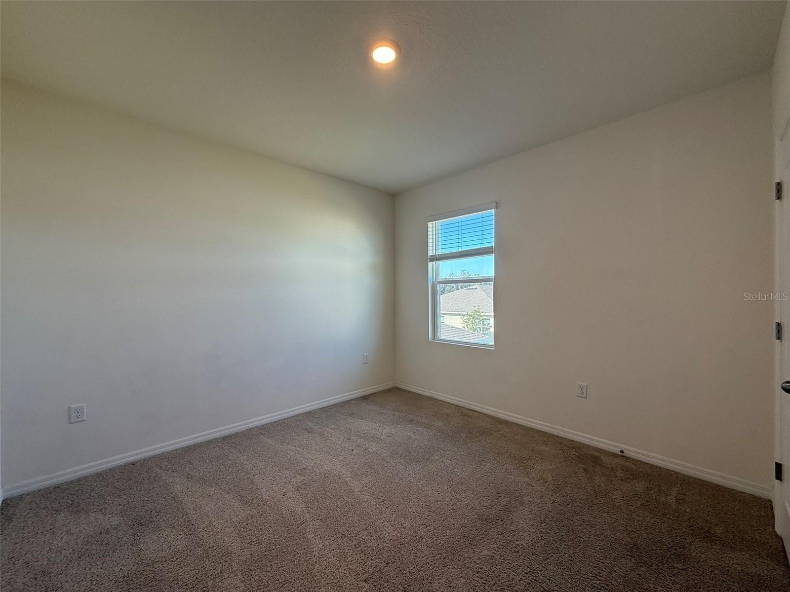 Image 31 of 38 For 915 Waterfall Boulevard