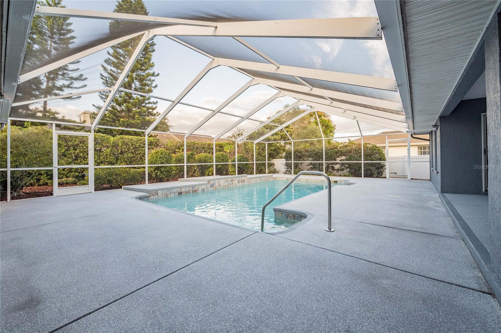 Image 13 of 52 For 5564 Summerland Hills Circle 0