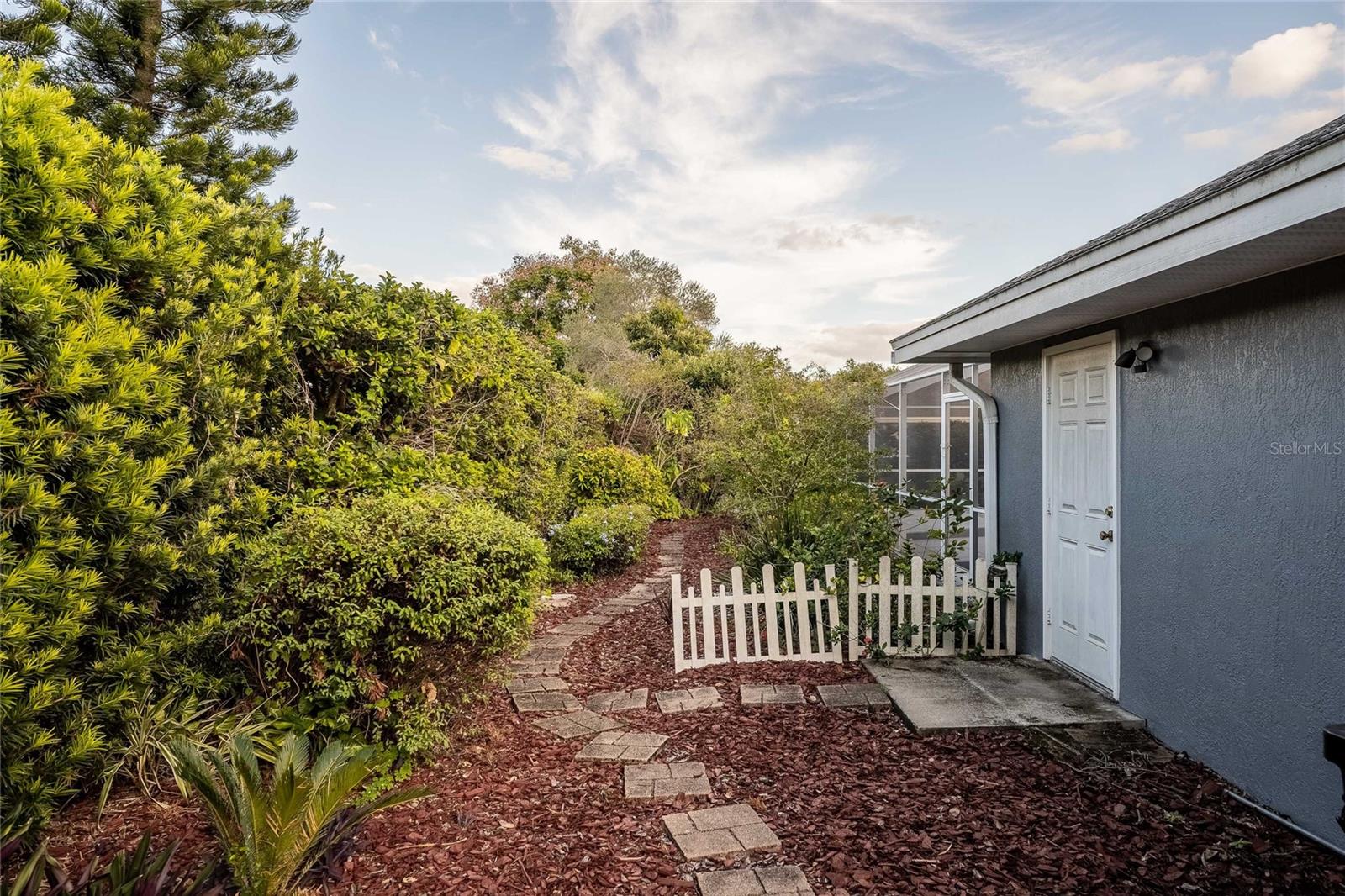 Image 18 of 52 For 5564 Summerland Hills Circle 0