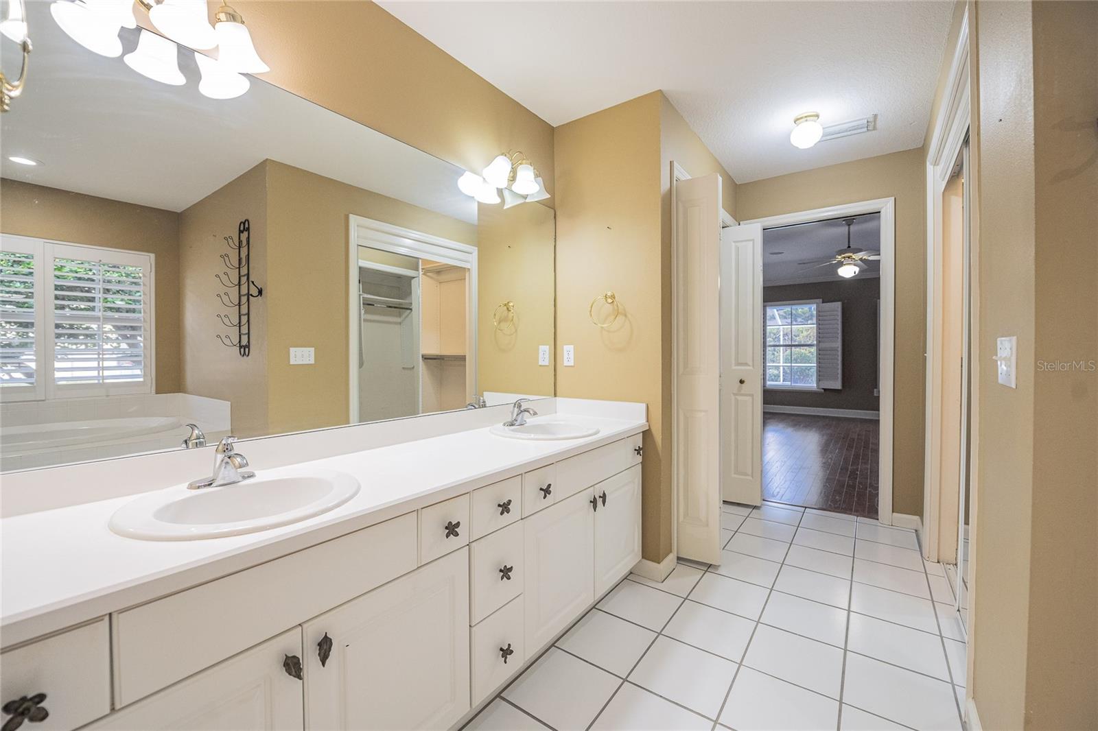 Image 21 of 52 For 5564 Summerland Hills Circle 0