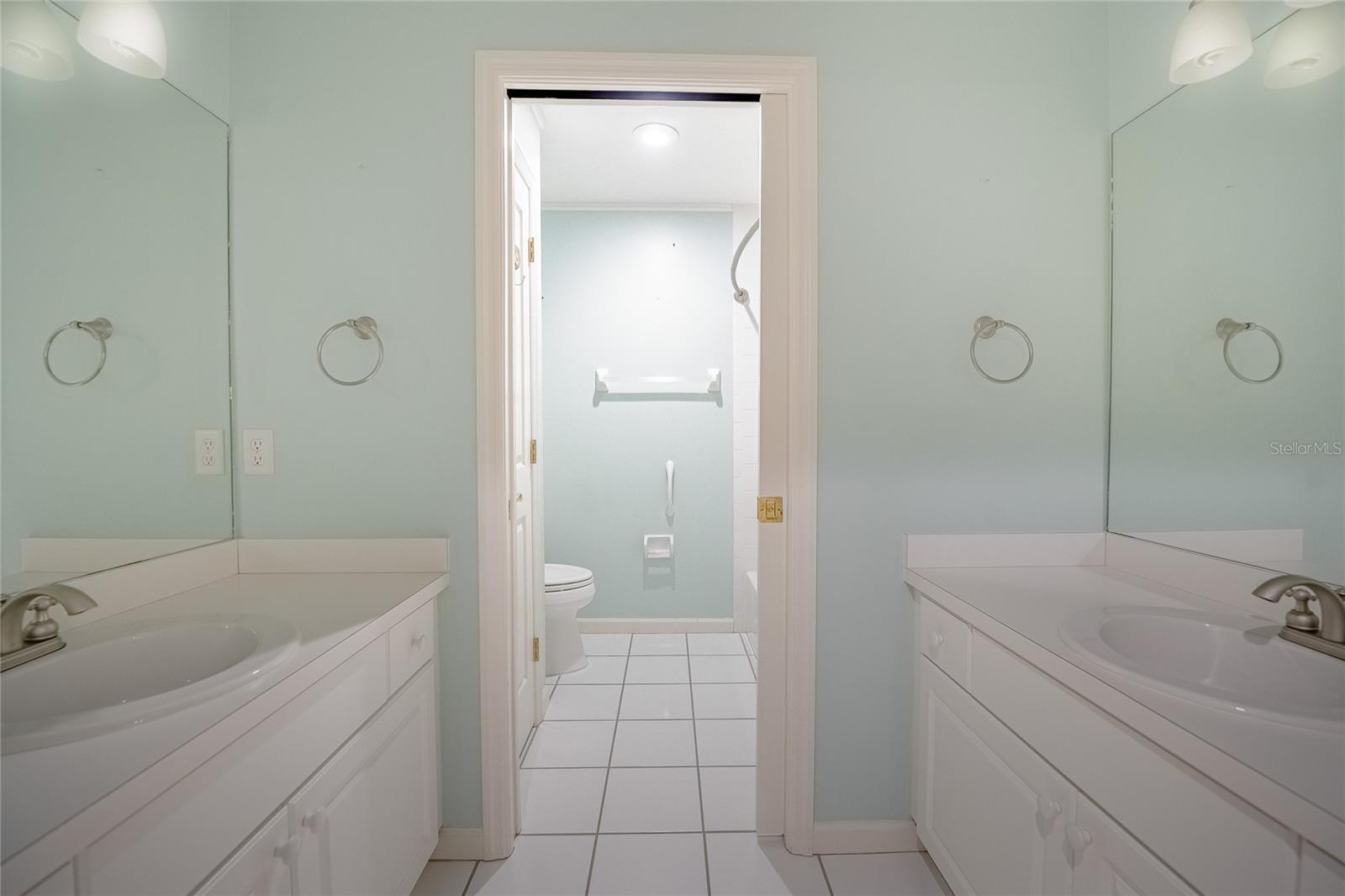 Image 29 of 52 For 5564 Summerland Hills Circle 0