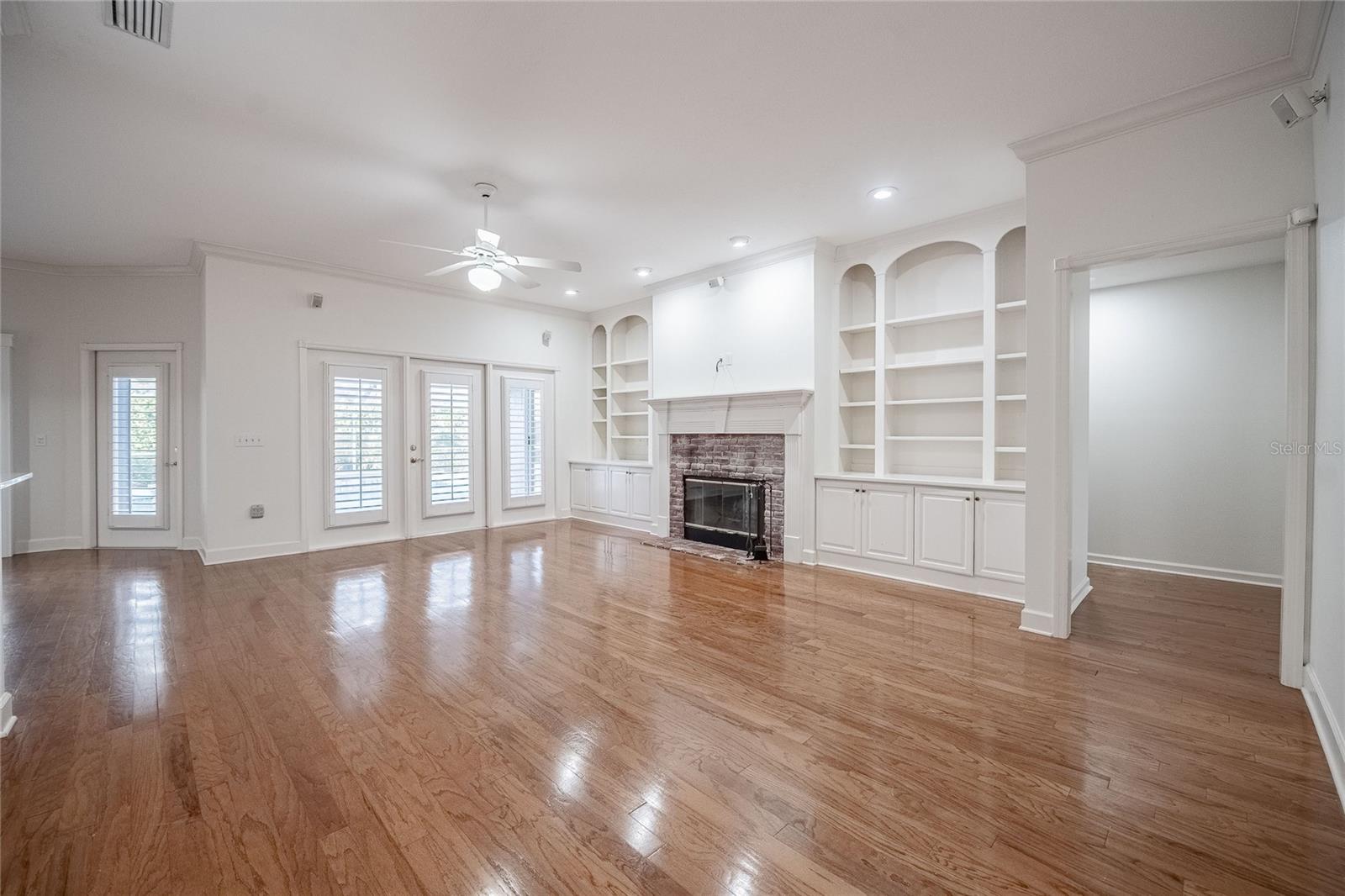 Image 4 of 52 For 5564 Summerland Hills Circle 0