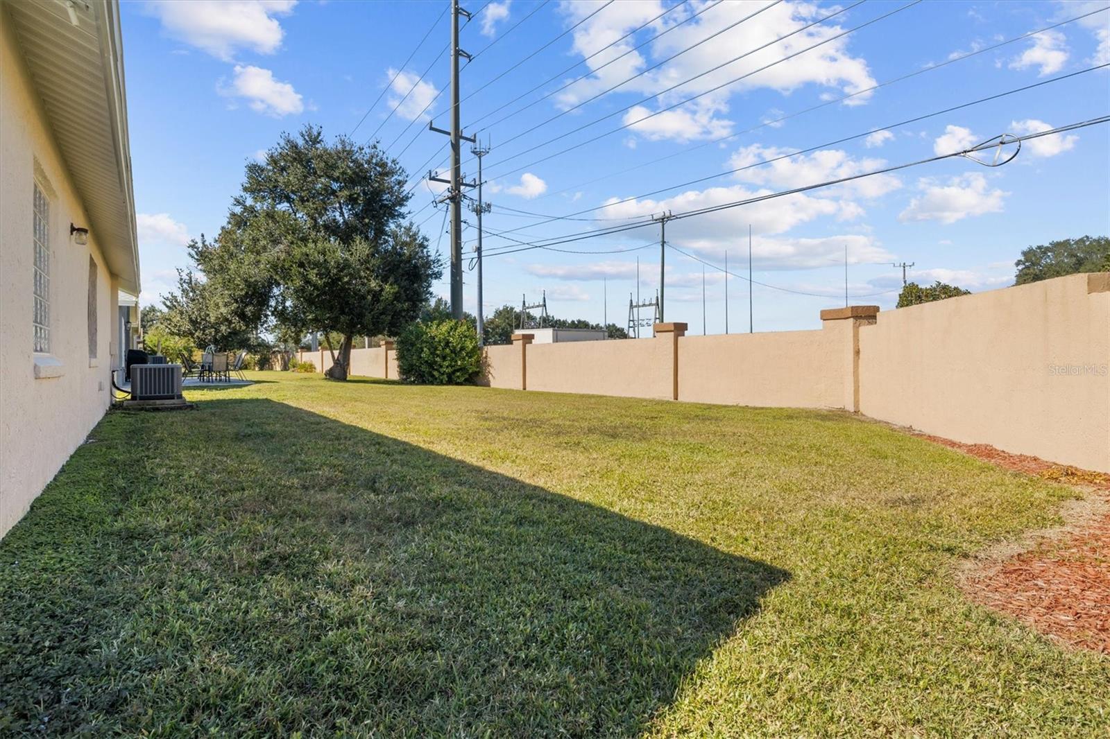 Listing photo id 20 for 6325 Egret Drive