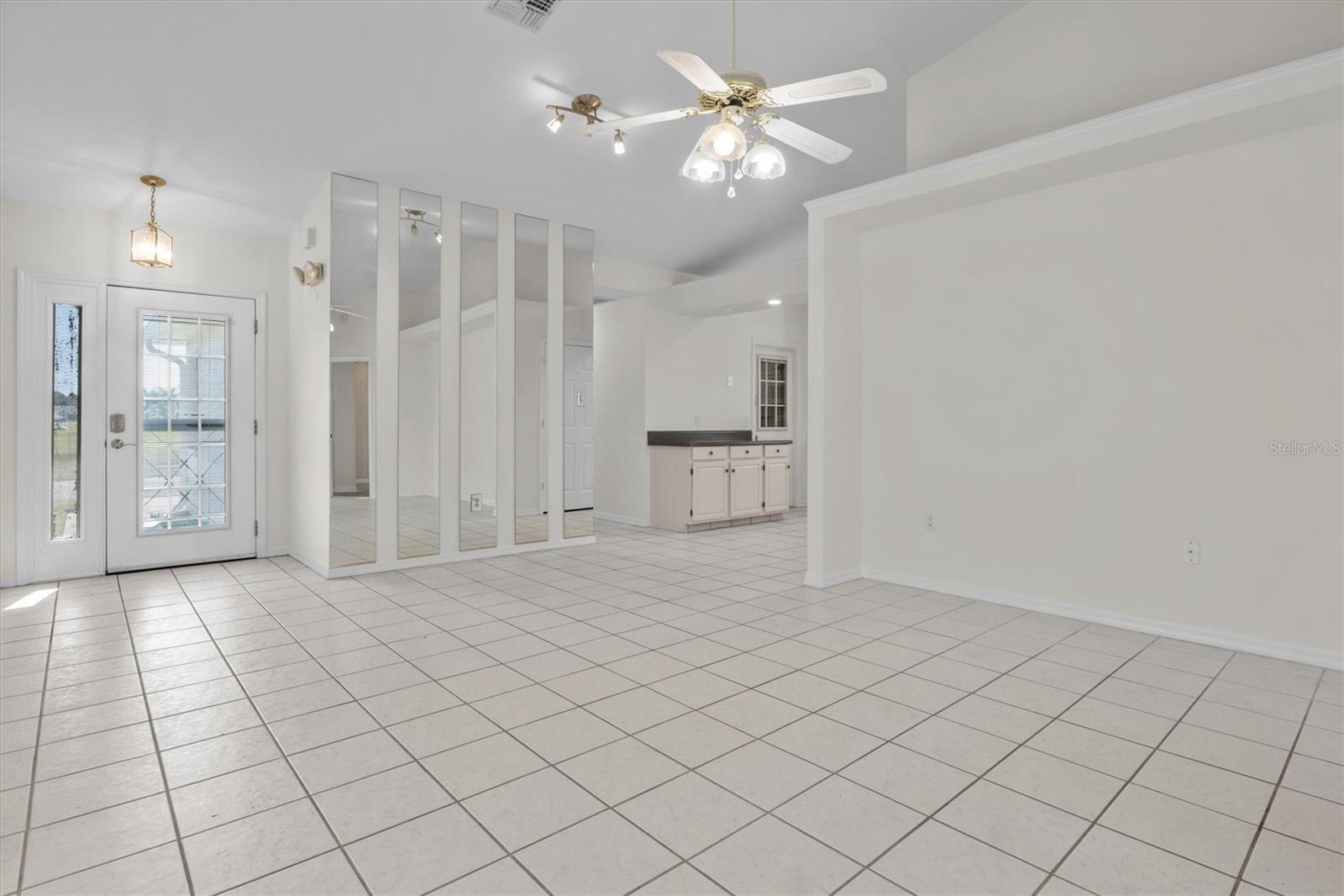 Listing photo id 2 for 6325 Egret Drive