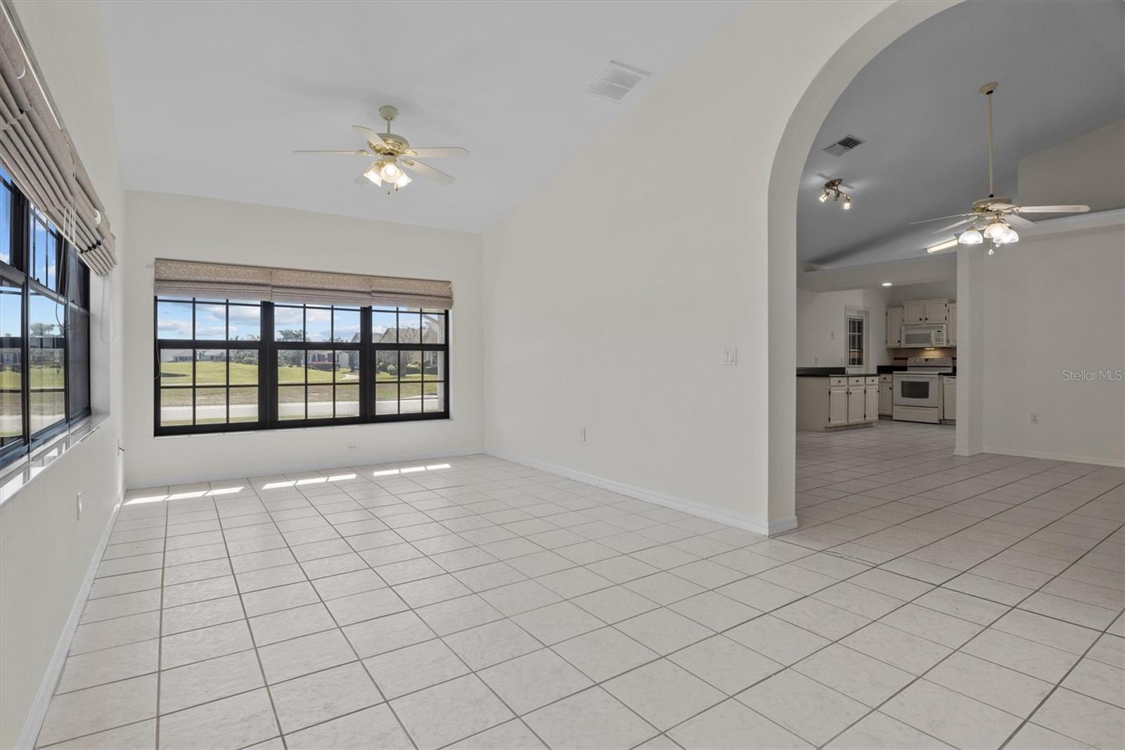 Listing photo id 3 for 6325 Egret Drive